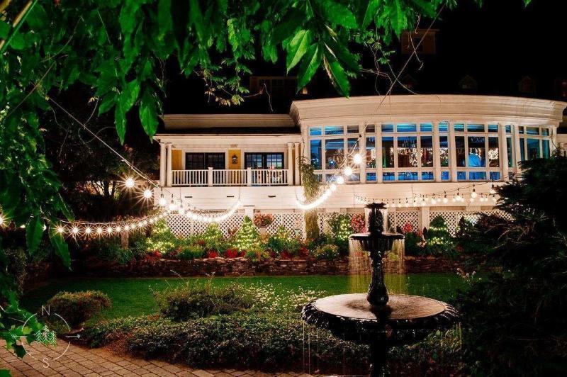 Bedford Village Inn Exterior foto